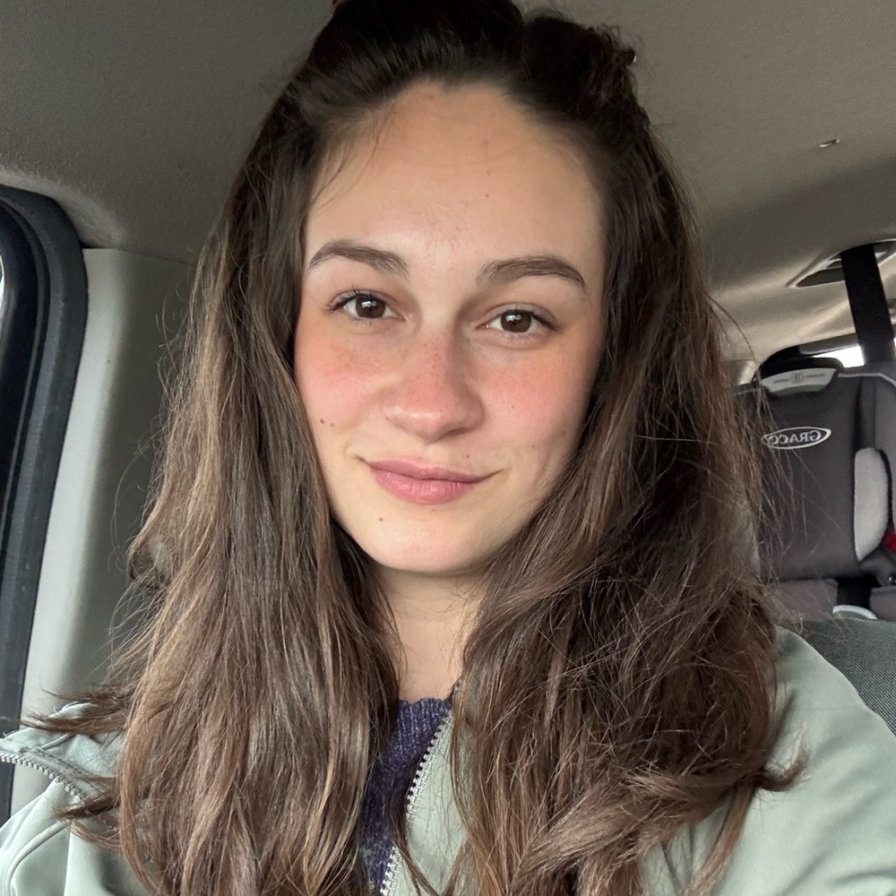 Meet your Posher, Olivia